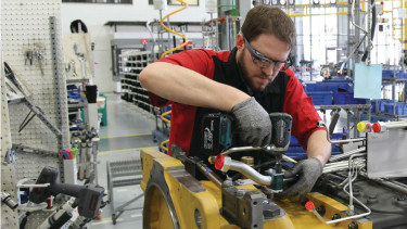 Pekerja AGCO menggunakan Google Glass 