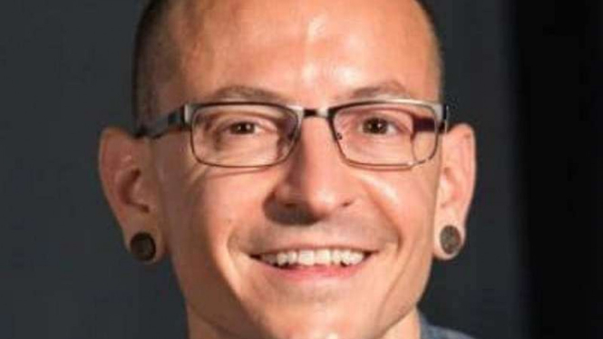Chester Bennington, vokalis Linkin Park, tewas karena bunuh diri.