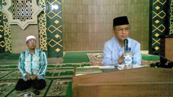 Muhammad Muqoddas (kanan).