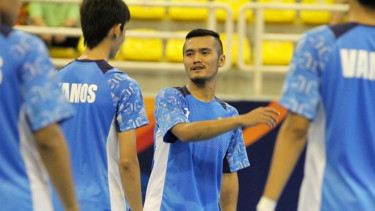Pemain Vamos FC Mataram menjalani latihan 