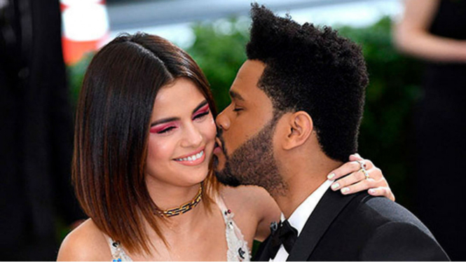 The Weeknd dan Selena Gomez saat masih mesra.