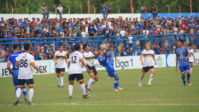 Pertandingan Persiba Balikpapan vs Persela Lamongan