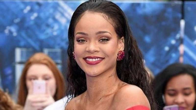 Rihanna.