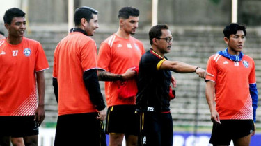 Aji Santoso saat masih memimpin Arema FC.
