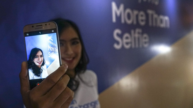Samsung Luncurkan Galaxy J Pro.