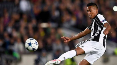 Pemain belakang Juventus, Alex Sandro