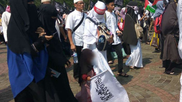 Balita yang ikut di demo bela HTI.