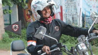 Gupta, wanita yang touring sendiri sejauh 20 ribu mil.