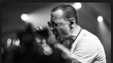 Chester Bennington.