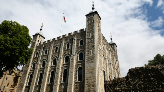 Menara London.