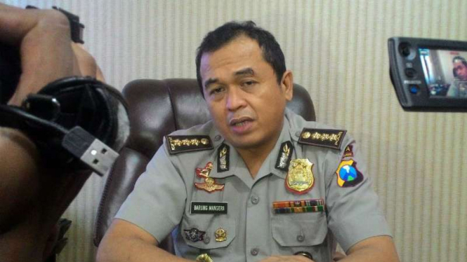Kepala Bidang Hubungan Masyarakat Polda Jatim, Komisaris Besar Polisi Frans Barung Mangera, di Surabaya pada Senin, 31 Juli 2017.