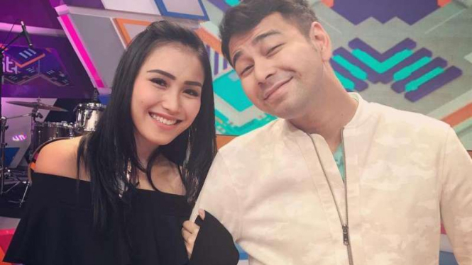 Ayu Tingting dan Raffi Ahmad.