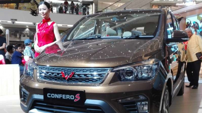 Mobil Wuling Confero S