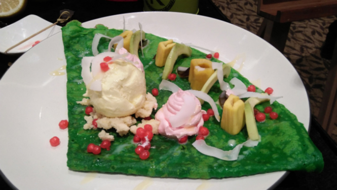 Indah, menu crepe di Kitchenette.
