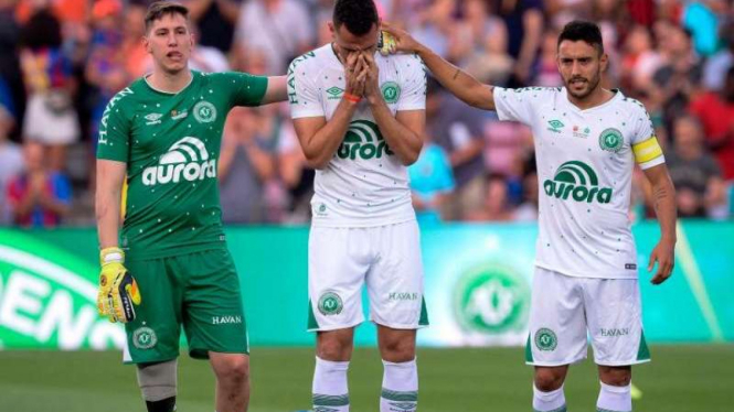 Tiga Pemain Chapecoense, Jakson Follman (Kiri), Neto (Tengah) and Alan Ruschel