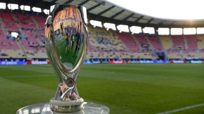 Trofi Piala Super Eropa