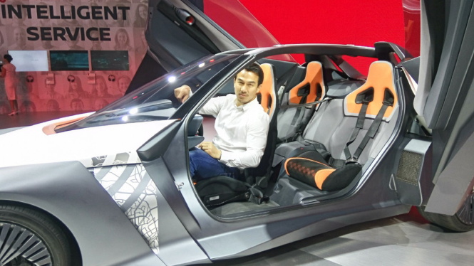 Joe Taslim saat berkunjung ke GIIAS 2017.