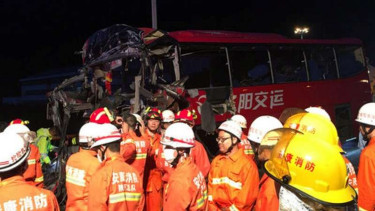 kondisi bus yang mengalami kecelakaan di China, 11 Agustus 2017 dan menewaskan 36 orang.