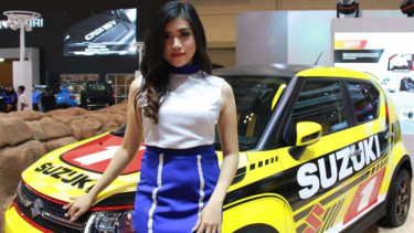 SPG otomotif cantik dari booth Suzuki.