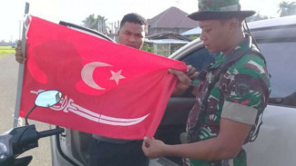Bendera Kerajaan Aceh Alam Peudeung Kembali Berkibar