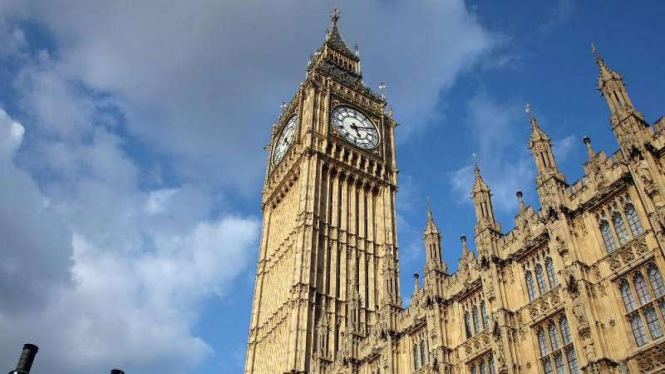 Menara Jam Big Ben di London, Inggris.