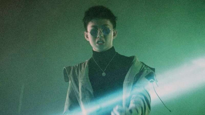 Brian Imanuel atau Rich Chigga (sekarang disebut Rich Brian).