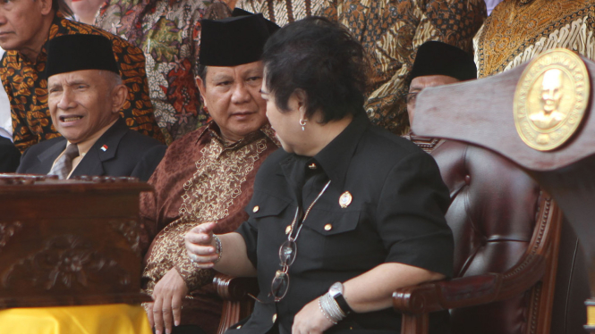 Amien Rais (kiri) dan Prabowo ketika menghadiri Upacara Kemerdekaan RI di UBK