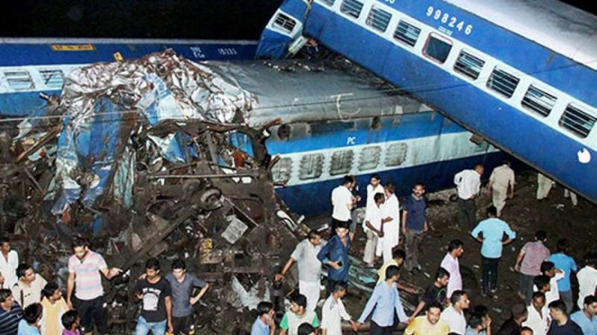 Kereta cepat tergelincir di India.