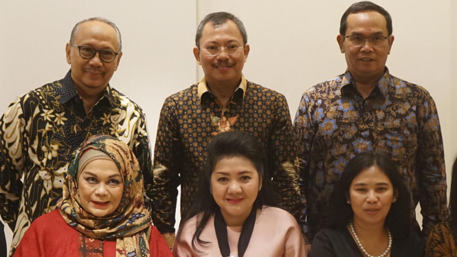 Dokter Terawan Agus Putranto (tengah, berdiri).
