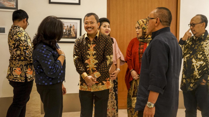 Terawan Agus Putranto (tengah).