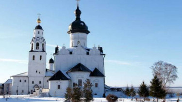 Gereja Katedral dan Biara Assumption di kepulauan Sviyazhsk di Russia 