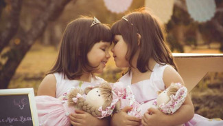 Manfaat Luar Biasa Main Boneka Bersama Anak