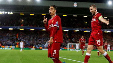 Pemain Liverpool rayakan gol Roberto Firmino