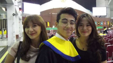 Wisuda Vadi Akbar dihadiri Sheryl Sheinafia