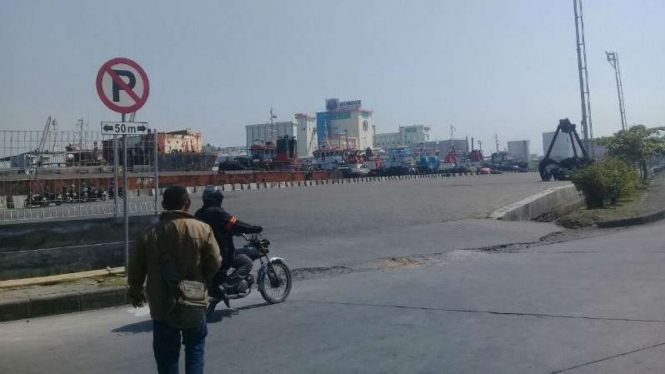 Kawasan proyek pengerukan Pelabuhan Tanjung Emas Semarang, Jawa Tengah, pada Jumat, 25 Agustus 2017.