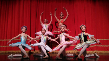 Peserta Indonesia di Asian Grand Prix 2017 International Ballet Competition.