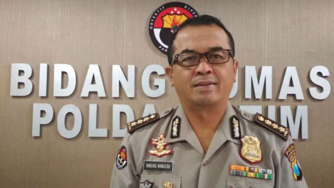 Kepala Bidang Hubungan Masyarakat Polda Jatim, Komisaris Besar Polisi Frans Barung Mangera.