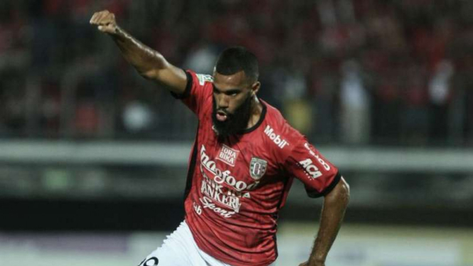 Eks bomber Bali United, Sylvano Comvalius