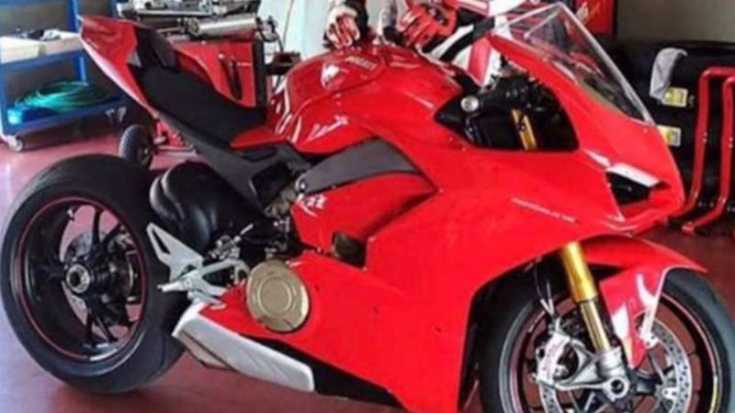 Motor baru Ducati bermesin V4.