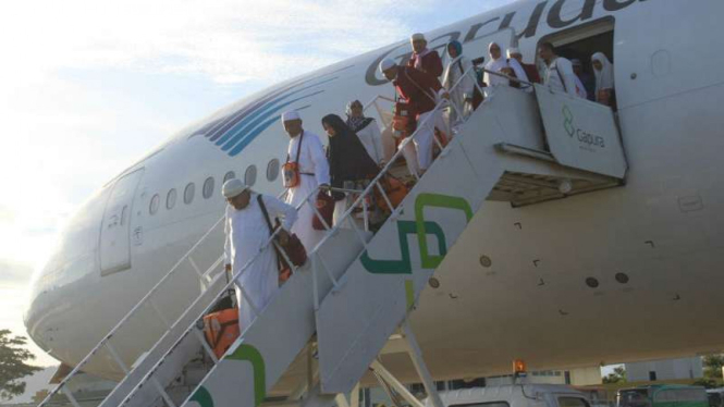 Jemaah haji kloter pertama Embarkasi Padang tiba di Tanah Air.