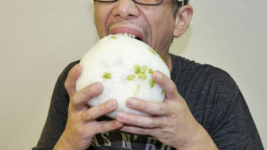 Onigiri raksasa