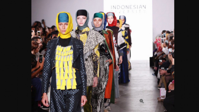 Tampilan hijab koleksi Dian Pelangi