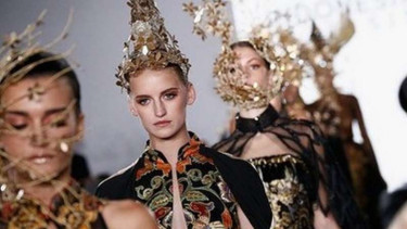 Finale of LEGONG by @catherinenjoo for NYFW First Stage 