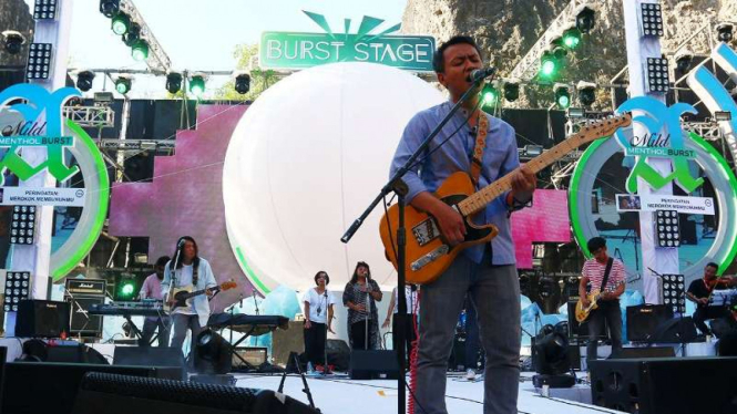 band Efek Rumah Kaca
