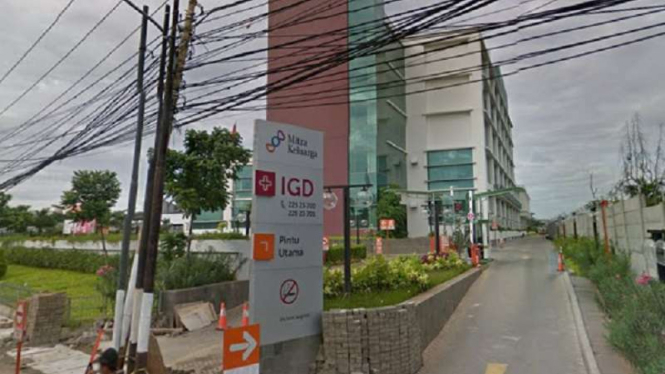 Jalan masuk ke RS Mitra Keluarga, Kalideres, Jakarta Barat.