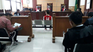Axel Thomas Mengaku ke Hakim Pesan Narkoba Happy Five