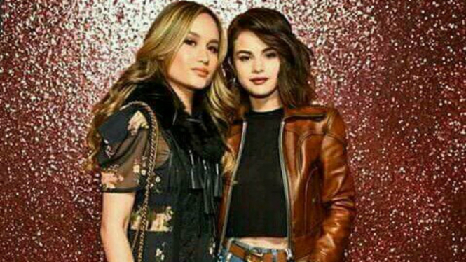 Cinta Laura dan Selena Gomez.