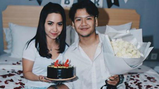 Ilham SM*SH dan sang kekasih, Nadine.