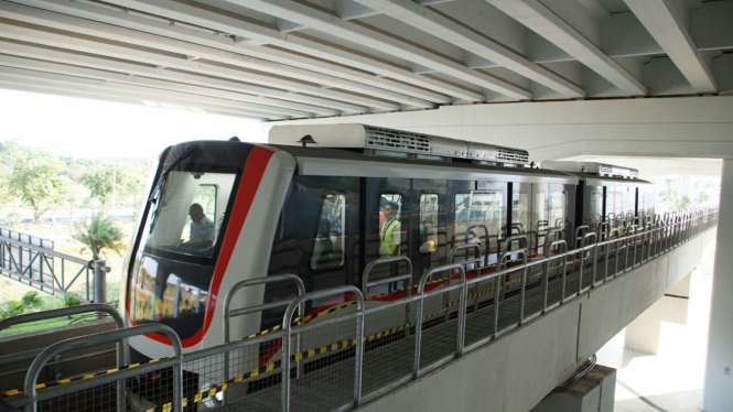 Penampakan Skytrain Bandara Soetta.