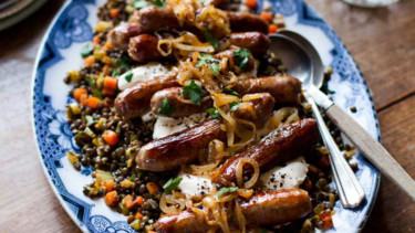 Hidangan dari miju-miju atau puy lentil.